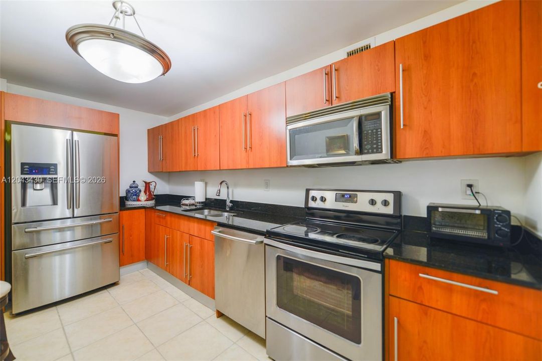 En Venta: $297,500 (1 camas, 1 baños, 906 Pies cuadrados)