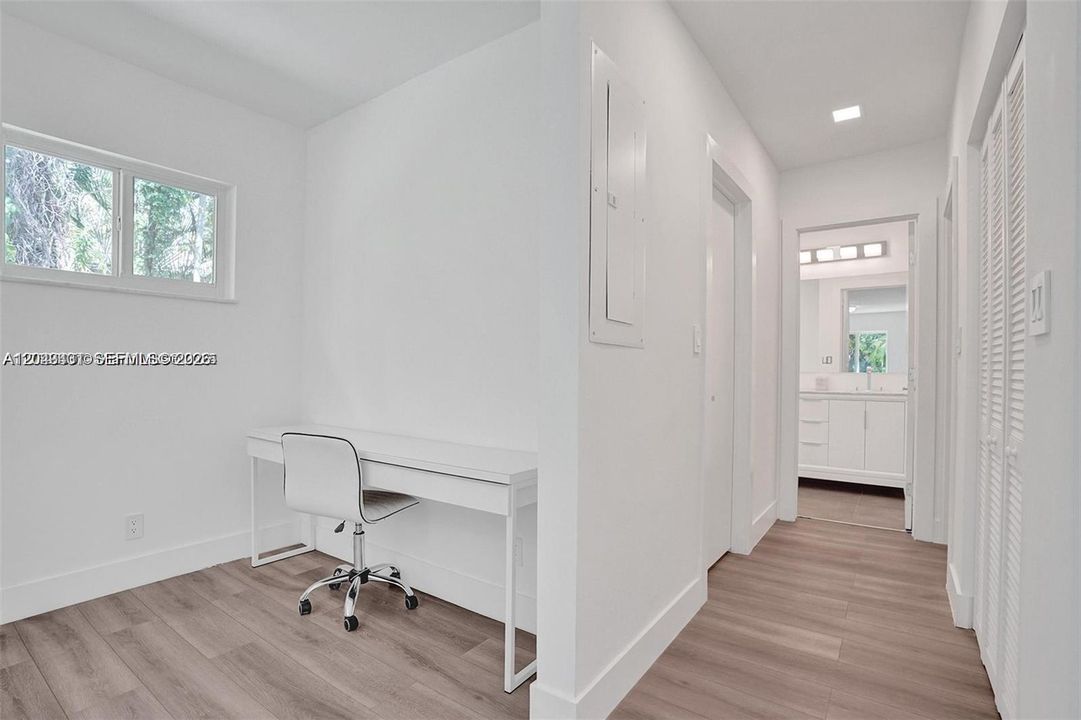 В аренду: $8,500 (3 спален, 2 ванн, 2330 Квадратных фут)