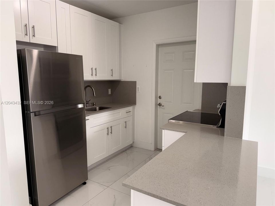 For Rent: $3,200 (3 beds, 2 baths, 2475 Square Feet)