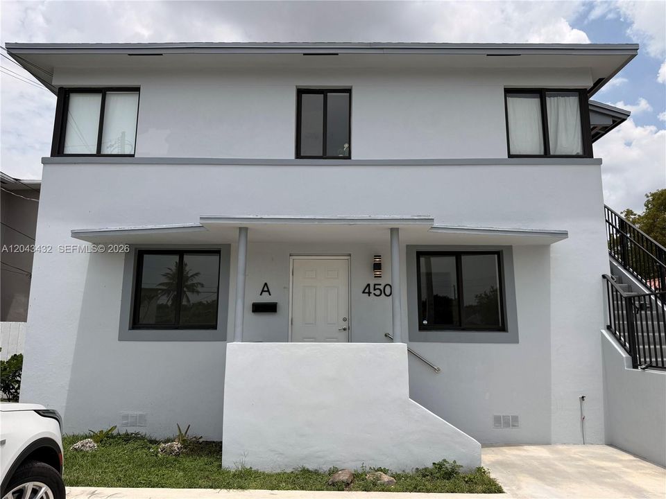 For Rent: $3,200 (3 beds, 2 baths, 2475 Square Feet)