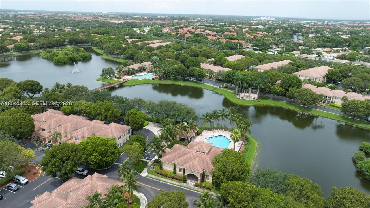 For Sale: $269,000 (1 beds, 1 baths, 850 Square Feet)