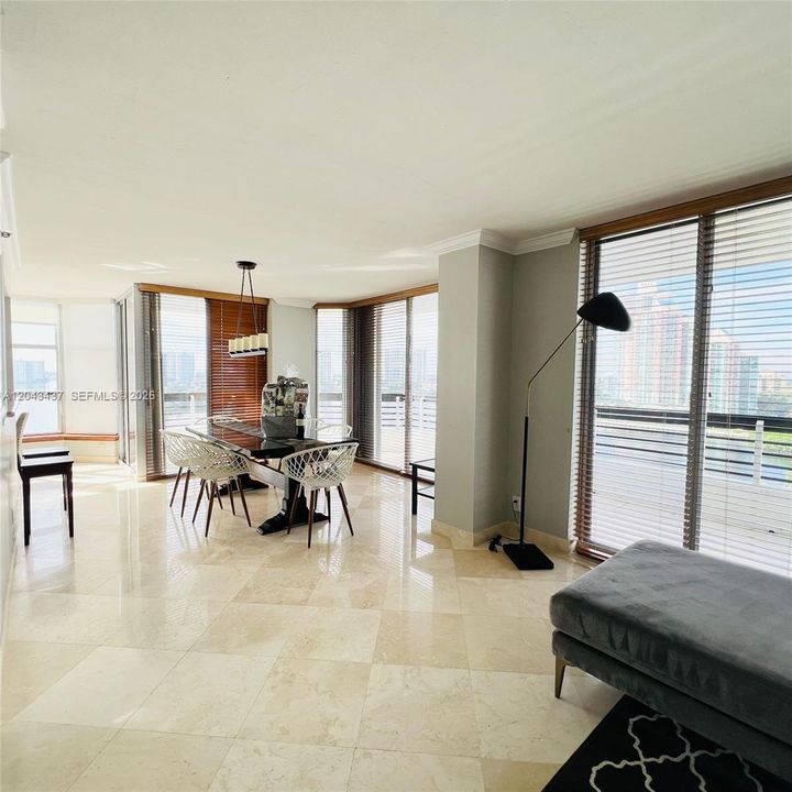 В аренду: $3,500 (2 спален, 2 ванн, 1353 Квадратных фут)