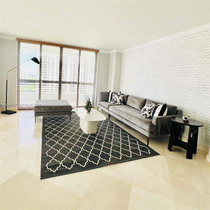 В аренду: $3,500 (2 спален, 2 ванн, 1353 Квадратных фут)