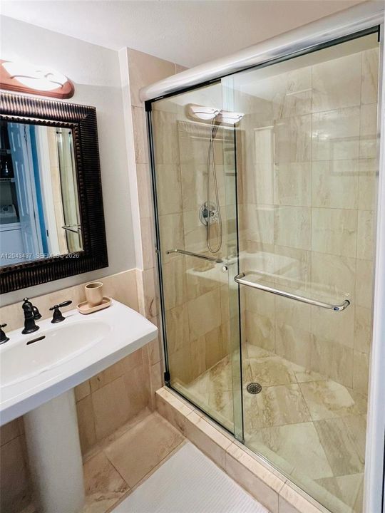 В аренду: $3,500 (2 спален, 2 ванн, 1353 Квадратных фут)