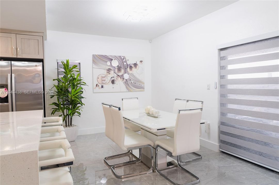 На продажу: $629,000 (5 спален, 3 ванн, 1810 Квадратных фут)