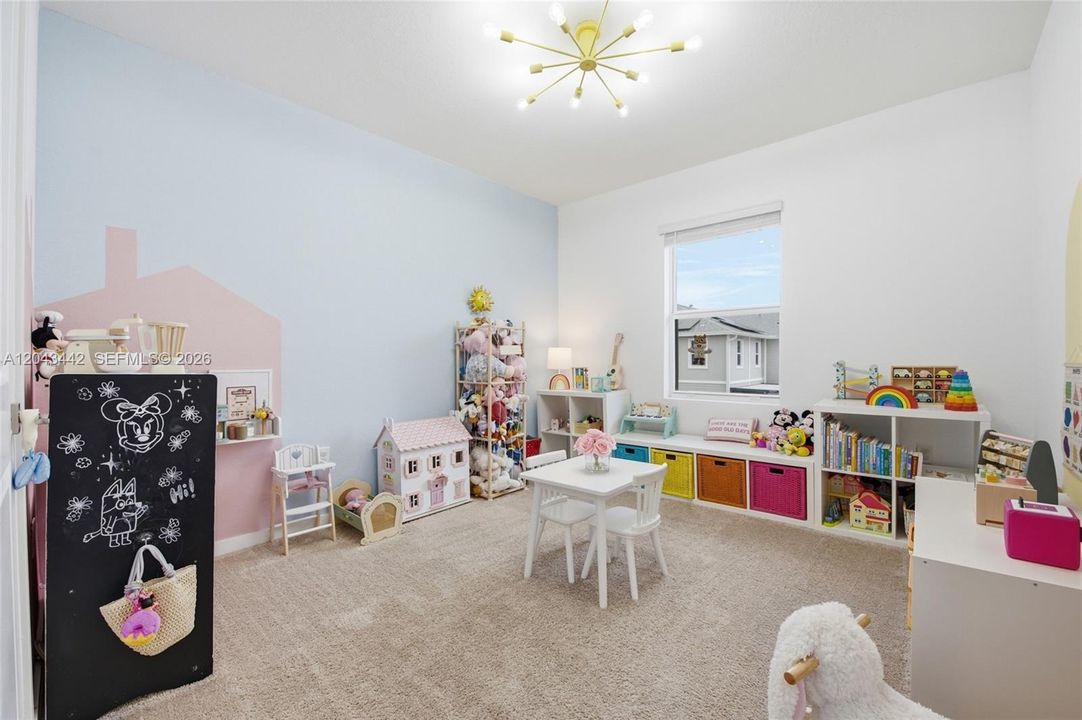 For Rent: $2,500 (3 beds, 2 baths, 1488 Square Feet)