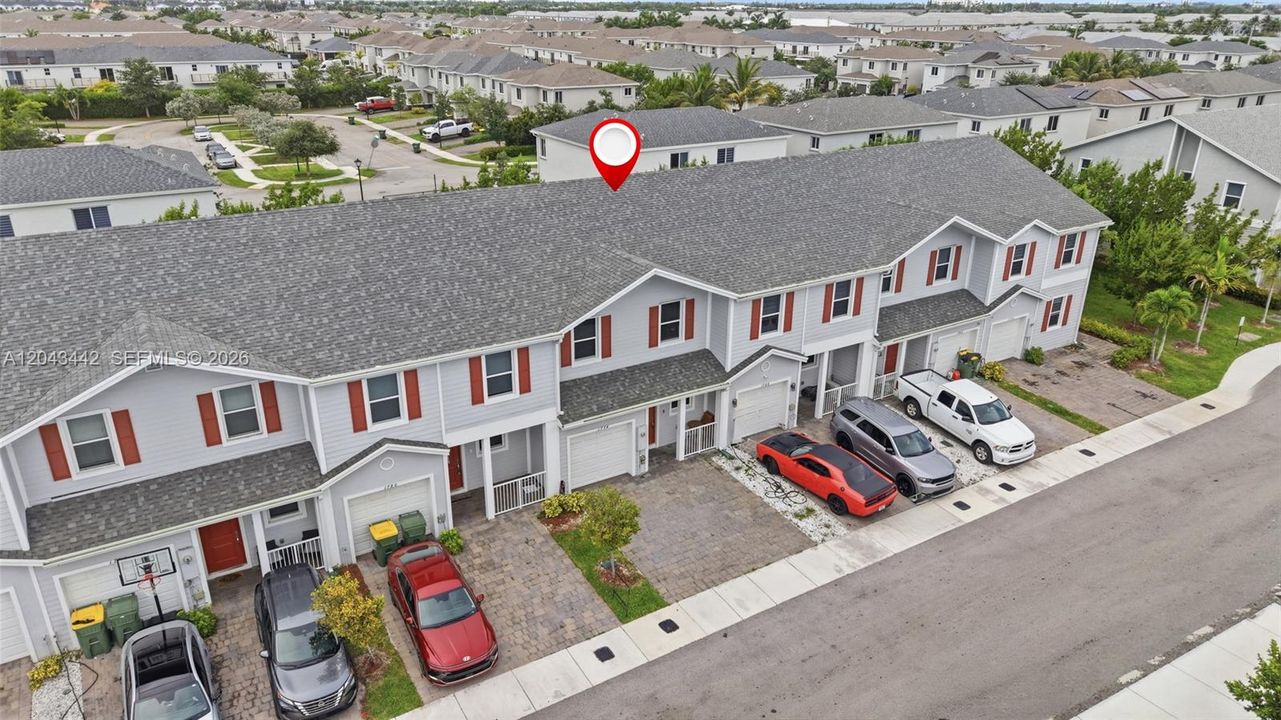 For Rent: $2,500 (3 beds, 2 baths, 1488 Square Feet)