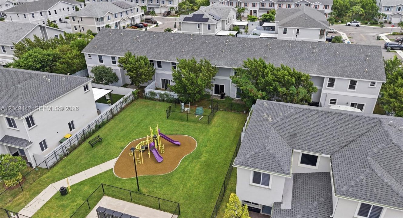 For Rent: $2,500 (3 beds, 2 baths, 1488 Square Feet)