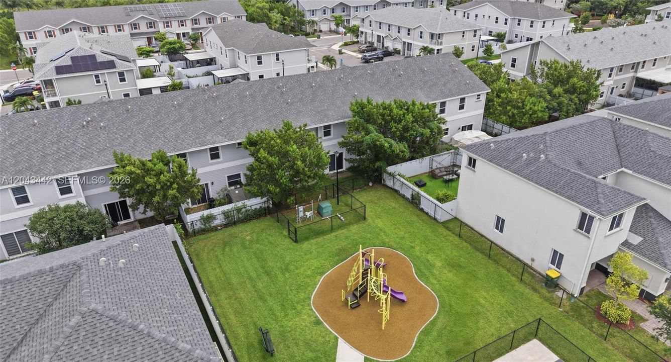 For Rent: $2,500 (3 beds, 2 baths, 1488 Square Feet)