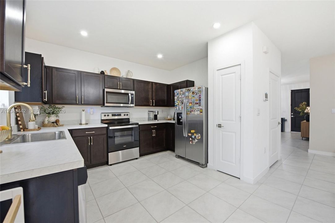 For Rent: $2,500 (3 beds, 2 baths, 1488 Square Feet)