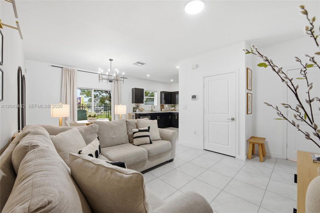 For Rent: $2,500 (3 beds, 2 baths, 1488 Square Feet)