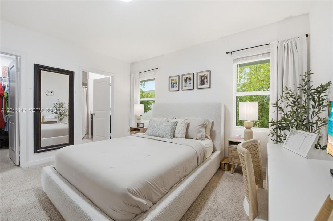 For Rent: $2,500 (3 beds, 2 baths, 1488 Square Feet)