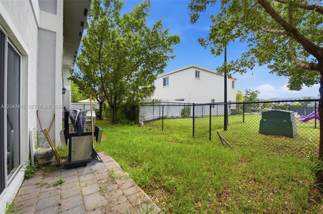 For Rent: $2,500 (3 beds, 2 baths, 1488 Square Feet)