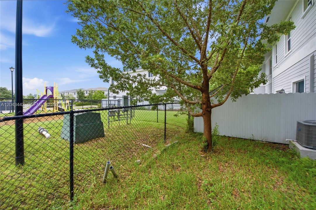 For Rent: $2,500 (3 beds, 2 baths, 1488 Square Feet)