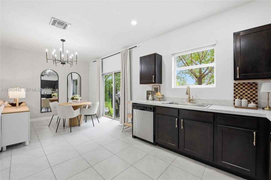 For Rent: $2,500 (3 beds, 2 baths, 1488 Square Feet)