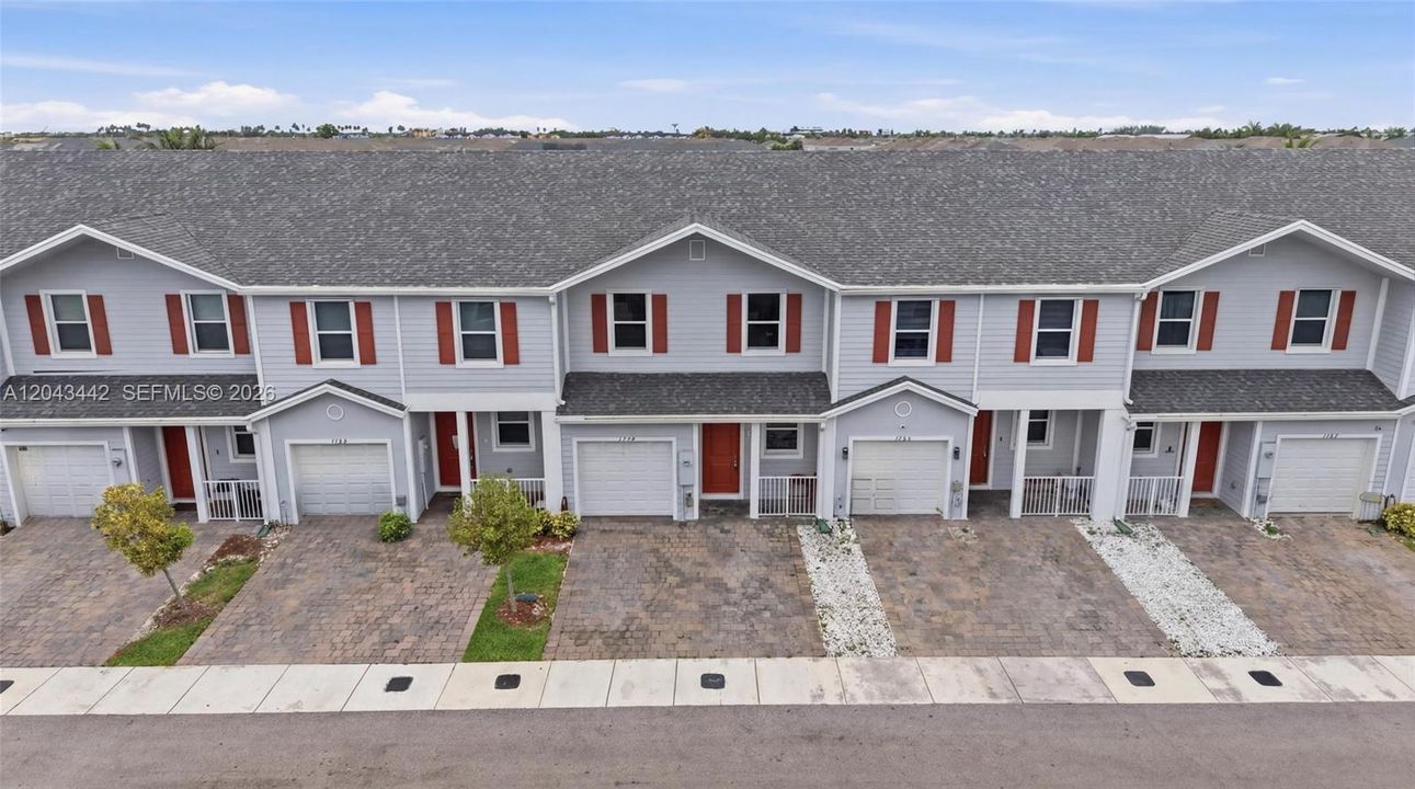 For Rent: $2,500 (3 beds, 2 baths, 1488 Square Feet)