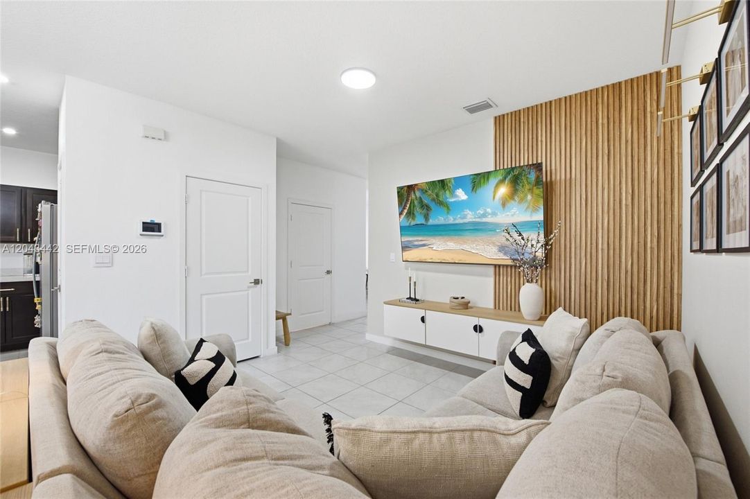 For Rent: $2,500 (3 beds, 2 baths, 1488 Square Feet)