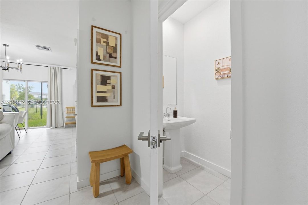 For Rent: $2,500 (3 beds, 2 baths, 1488 Square Feet)