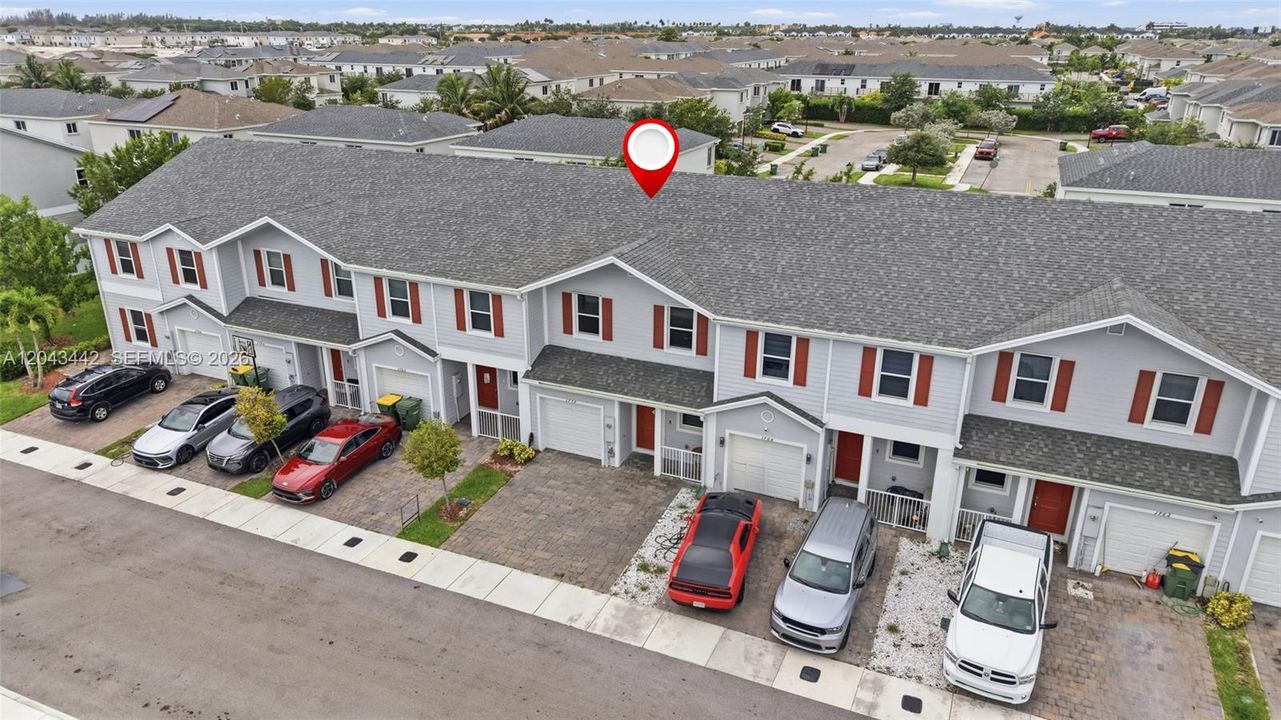For Rent: $2,500 (3 beds, 2 baths, 1488 Square Feet)