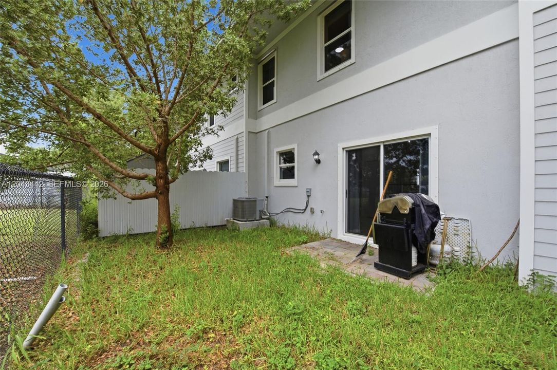 For Rent: $2,500 (3 beds, 2 baths, 1488 Square Feet)
