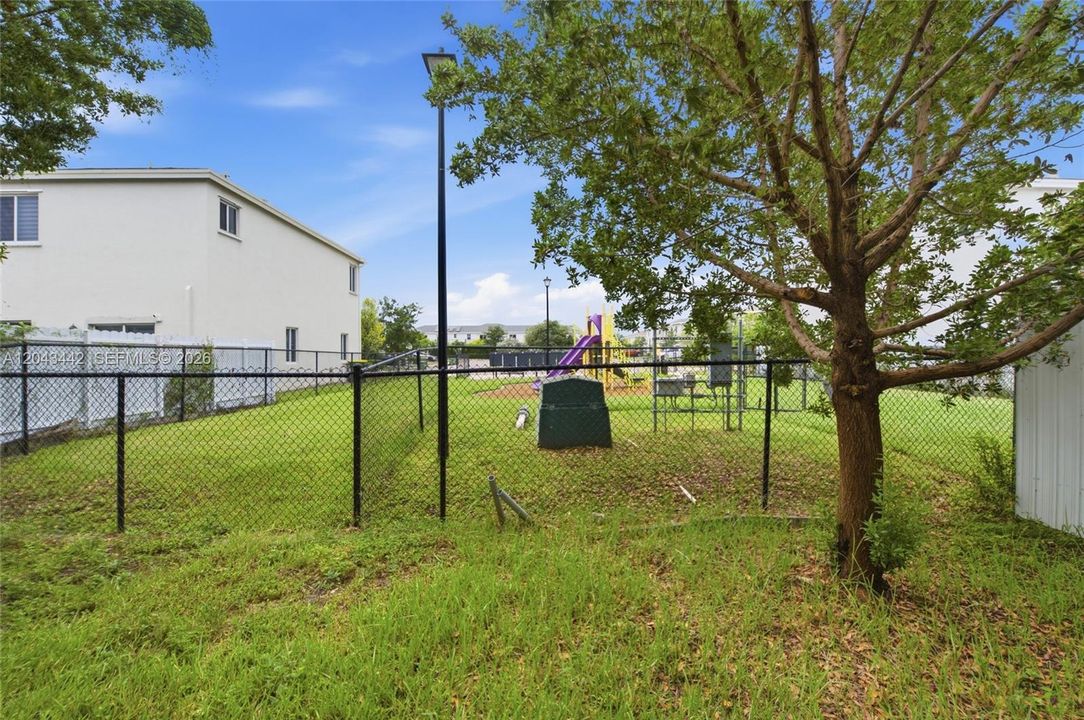 For Rent: $2,500 (3 beds, 2 baths, 1488 Square Feet)