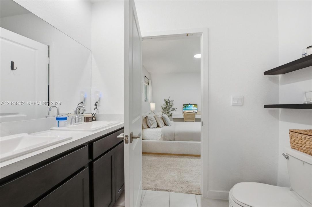 For Rent: $2,500 (3 beds, 2 baths, 1488 Square Feet)