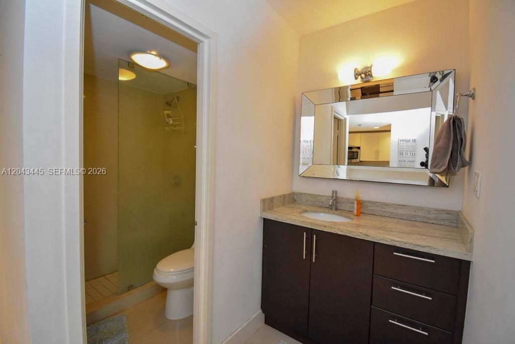 For Rent: $2,700 (1 beds, 1 baths, 530 Square Feet)