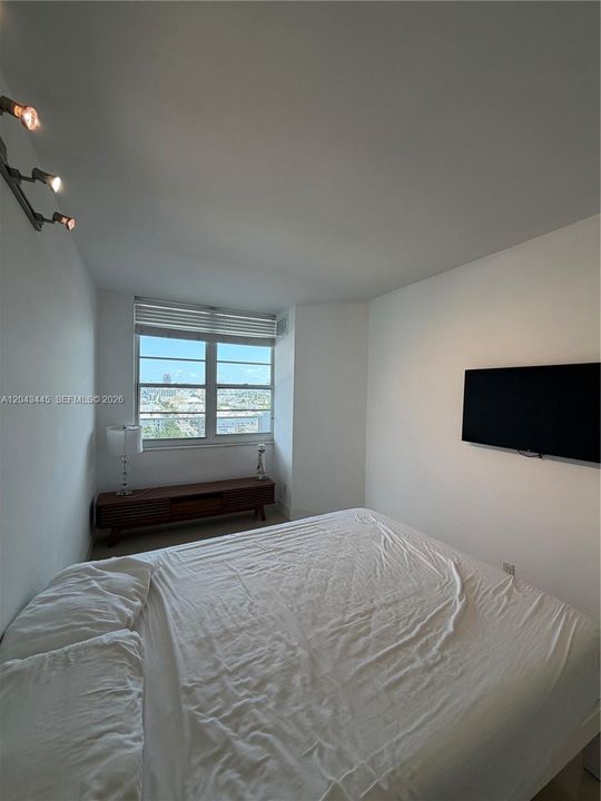 For Rent: $2,700 (1 beds, 1 baths, 530 Square Feet)