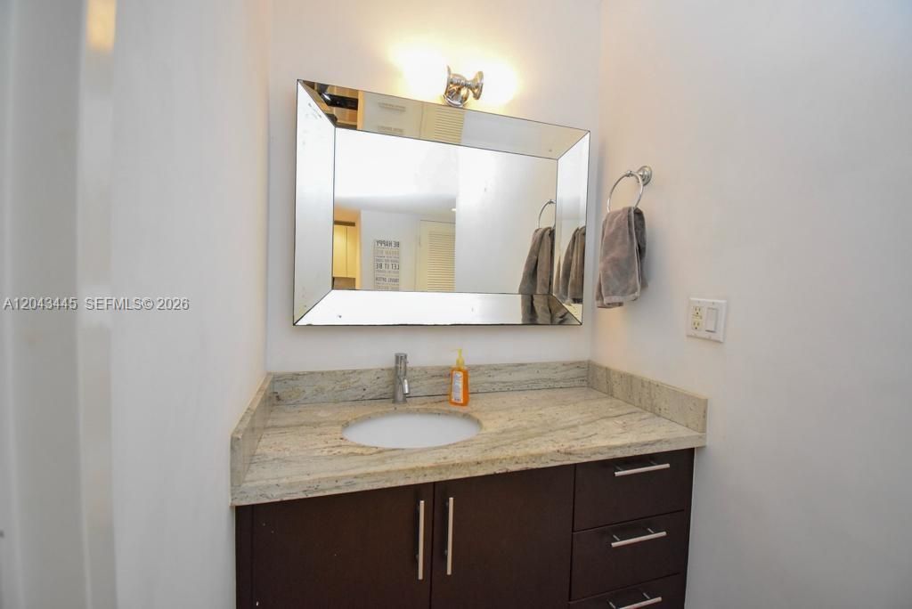 For Rent: $2,700 (1 beds, 1 baths, 530 Square Feet)