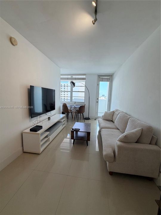 For Rent: $2,700 (1 beds, 1 baths, 530 Square Feet)