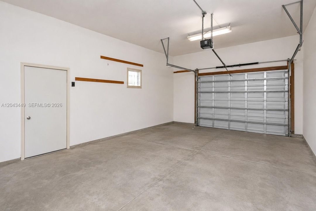 For Sale: $725,000 (4 beds, 3 baths, 2925 Square Feet)