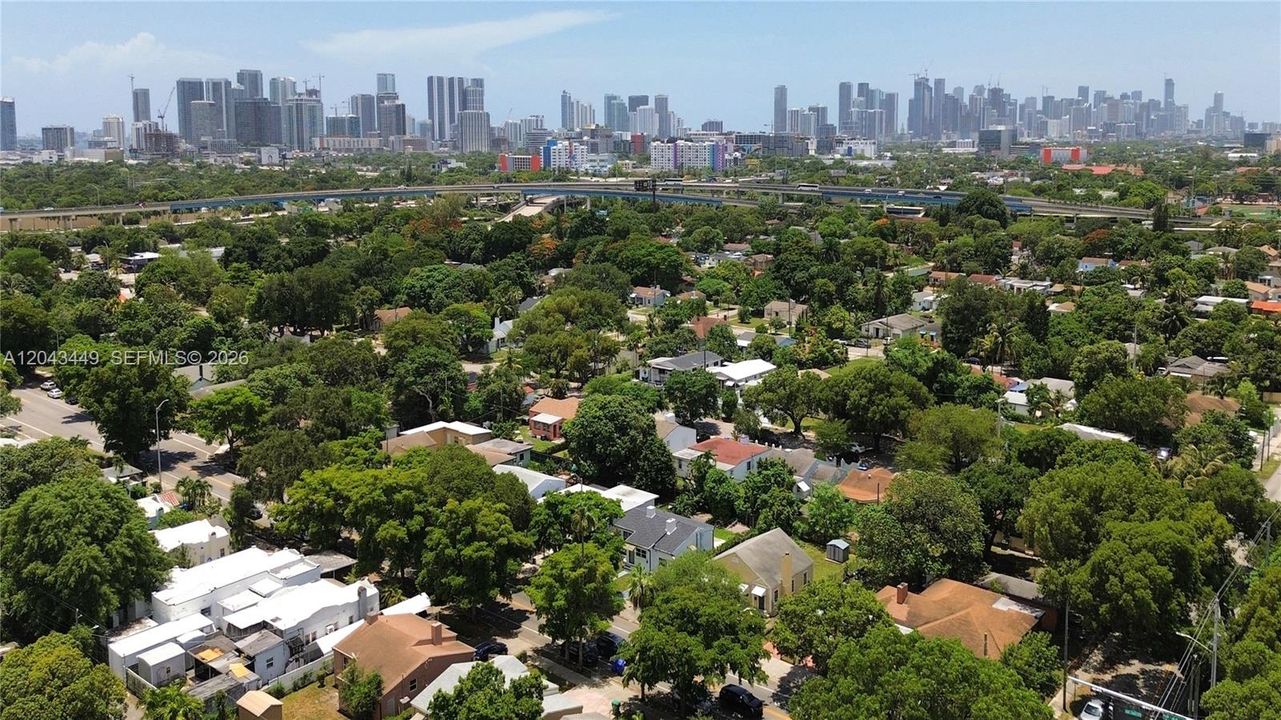 For Sale: $725,000 (4 beds, 3 baths, 2925 Square Feet)