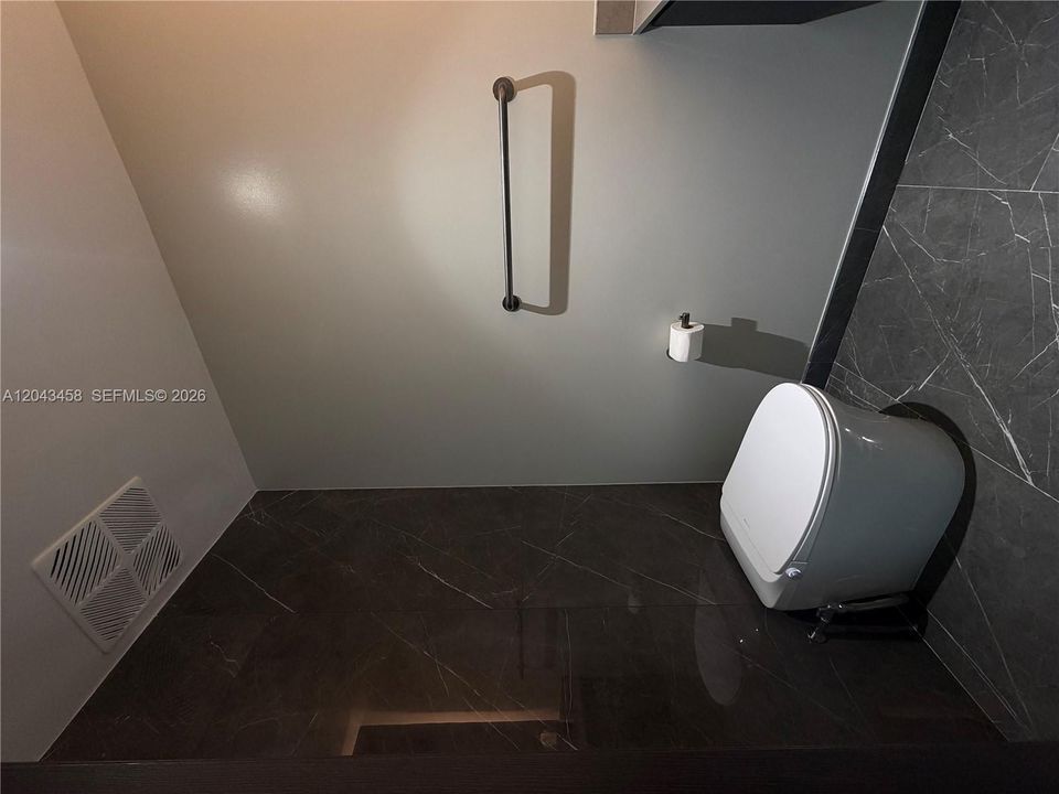 For Sale: $1,250,000 (1 beds, 1 baths, 1123 Square Feet)