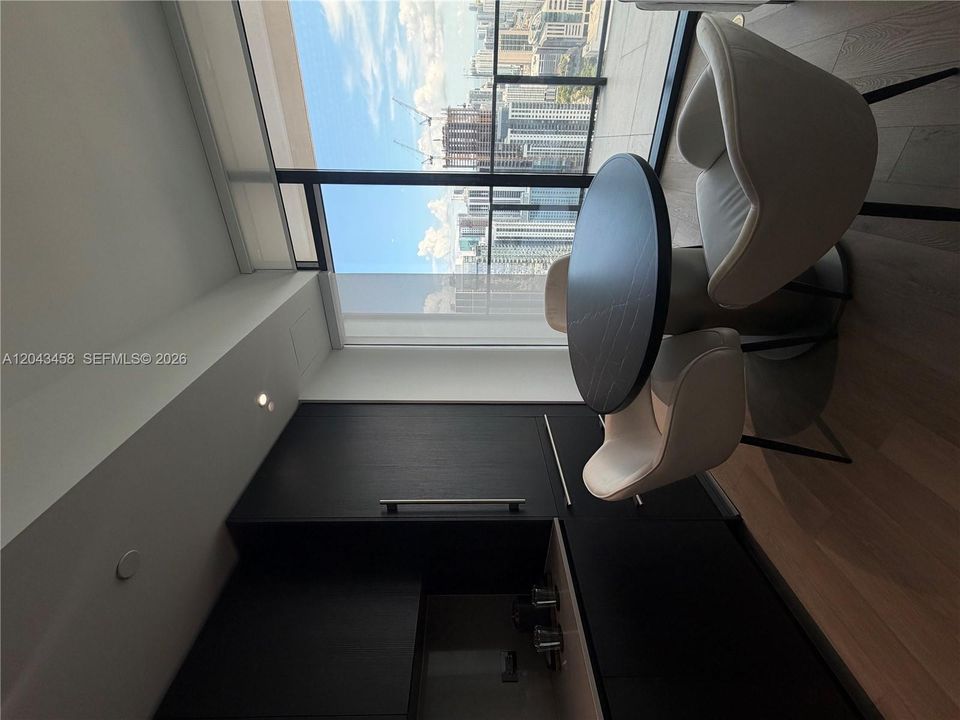 For Sale: $1,250,000 (1 beds, 1 baths, 1123 Square Feet)