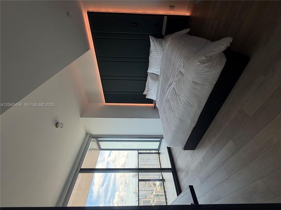 For Sale: $1,250,000 (1 beds, 1 baths, 1123 Square Feet)
