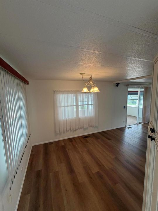 Dining rm