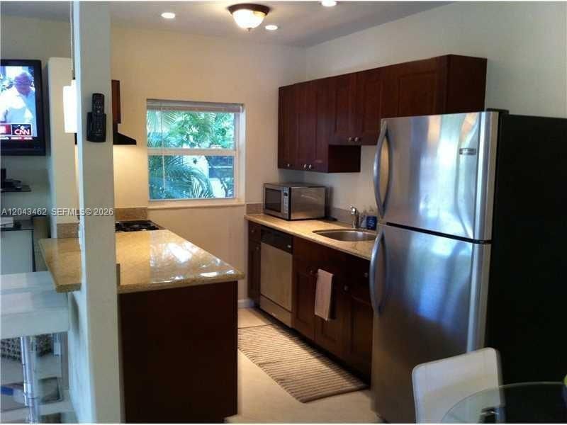 В аренду: $2,400 (1 спален, 1 ванн, 660 Квадратных фут)