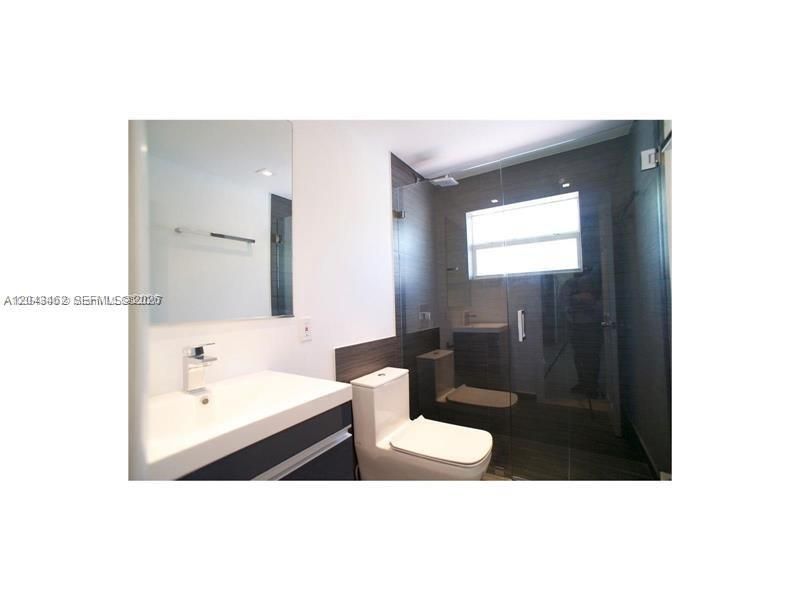 В аренду: $2,400 (1 спален, 1 ванн, 660 Квадратных фут)