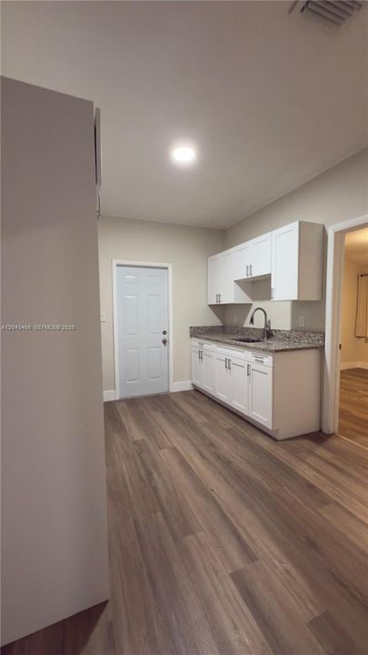 В аренду: $3,500 (3 спален, 1 ванн, 1146 Квадратных фут)