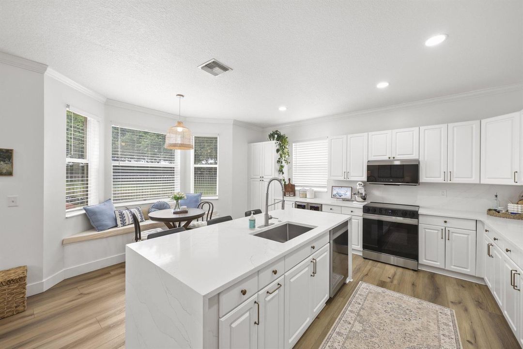 7518 Oak Grove Circle - 13.jpg-SMALL