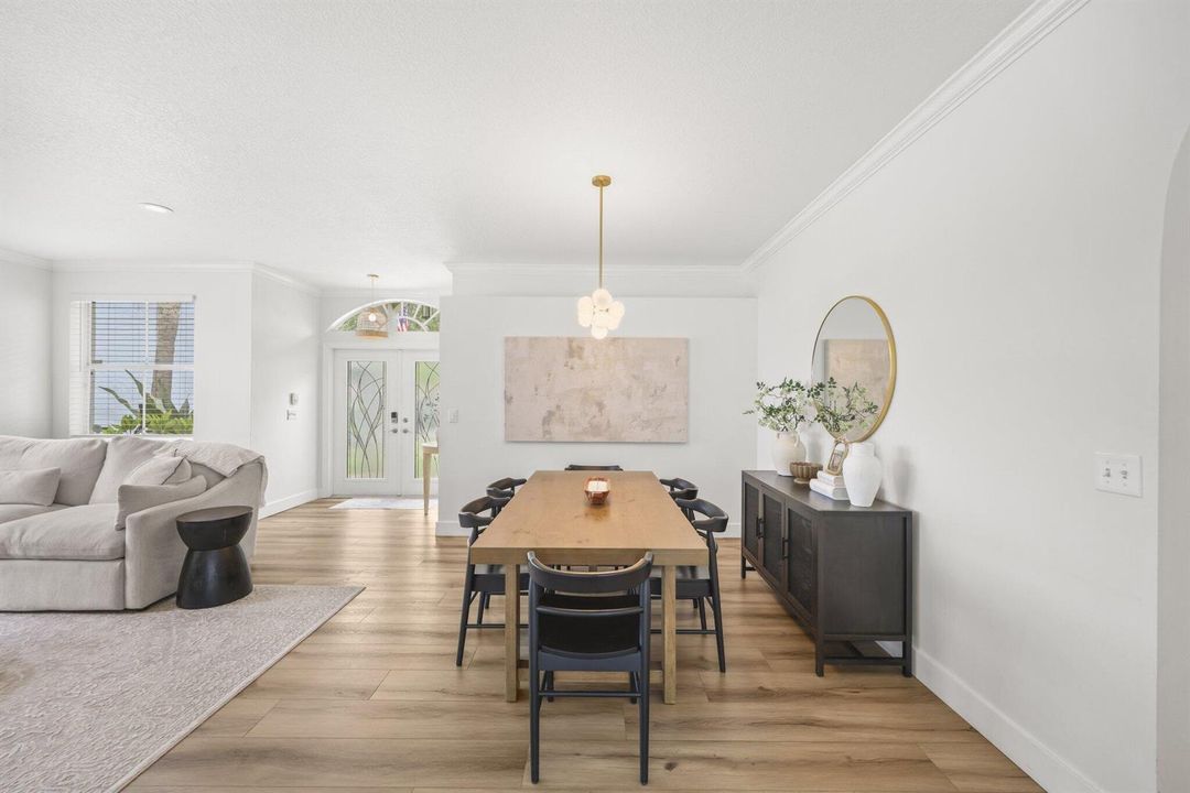 7518 Oak Grove Circle - 9.jpg-SMALL
