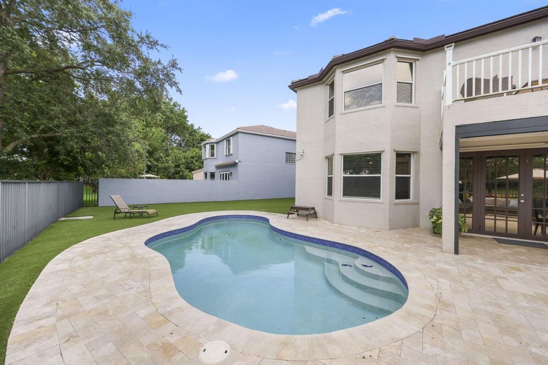 7518 Oak Grove Circle - 37.jpg-SMALL