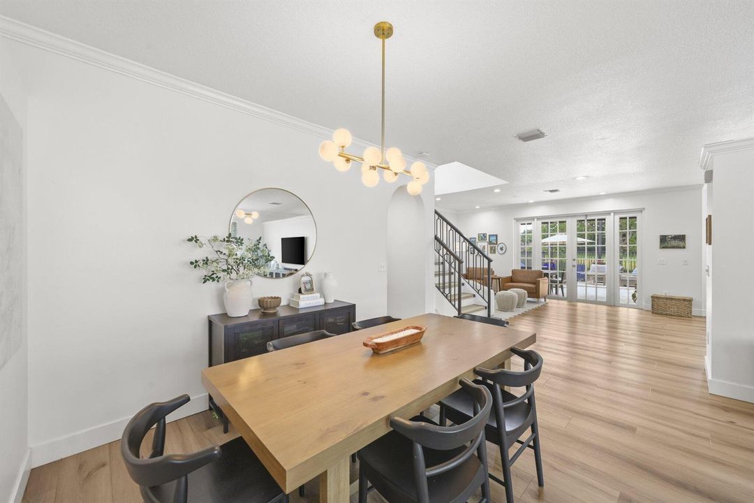 7518 Oak Grove Circle - 10.jpg-SMALL