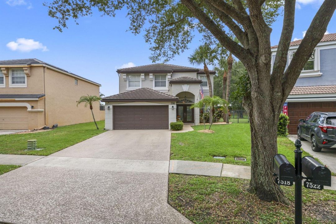 7518 Oak Grove Circle - 1.jpg-SMALL