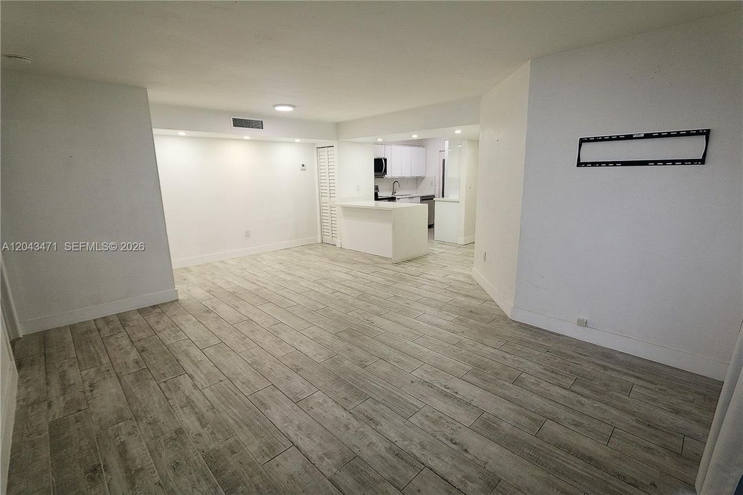 В аренду: $2,400 (2 спален, 2 ванн, 1050 Квадратных фут)