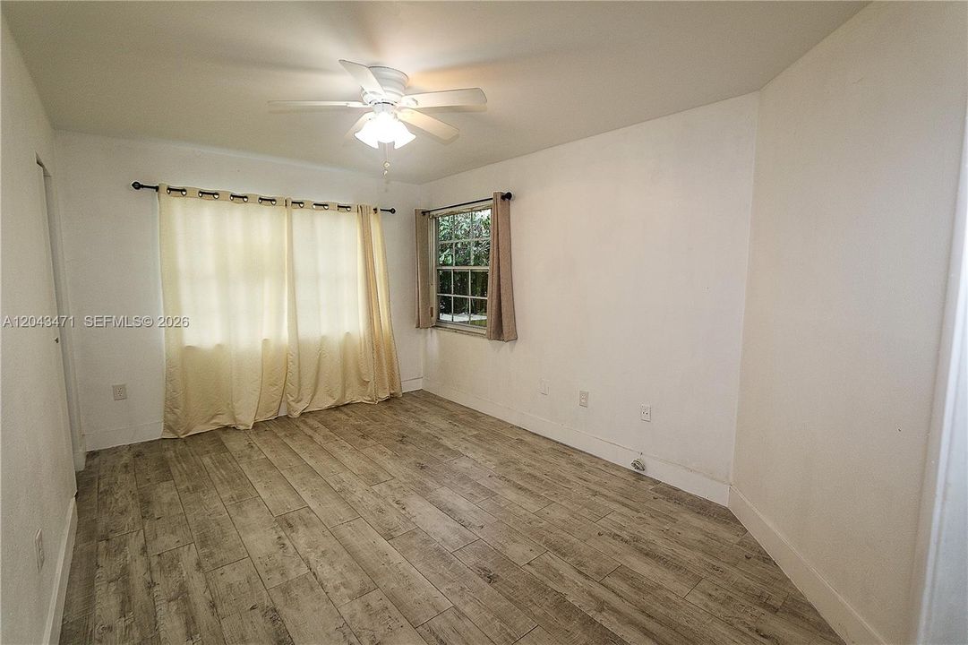 В аренду: $2,400 (2 спален, 2 ванн, 1050 Квадратных фут)