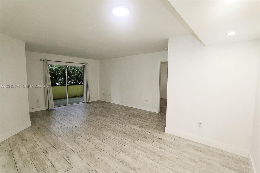 В аренду: $2,400 (2 спален, 2 ванн, 1050 Квадратных фут)