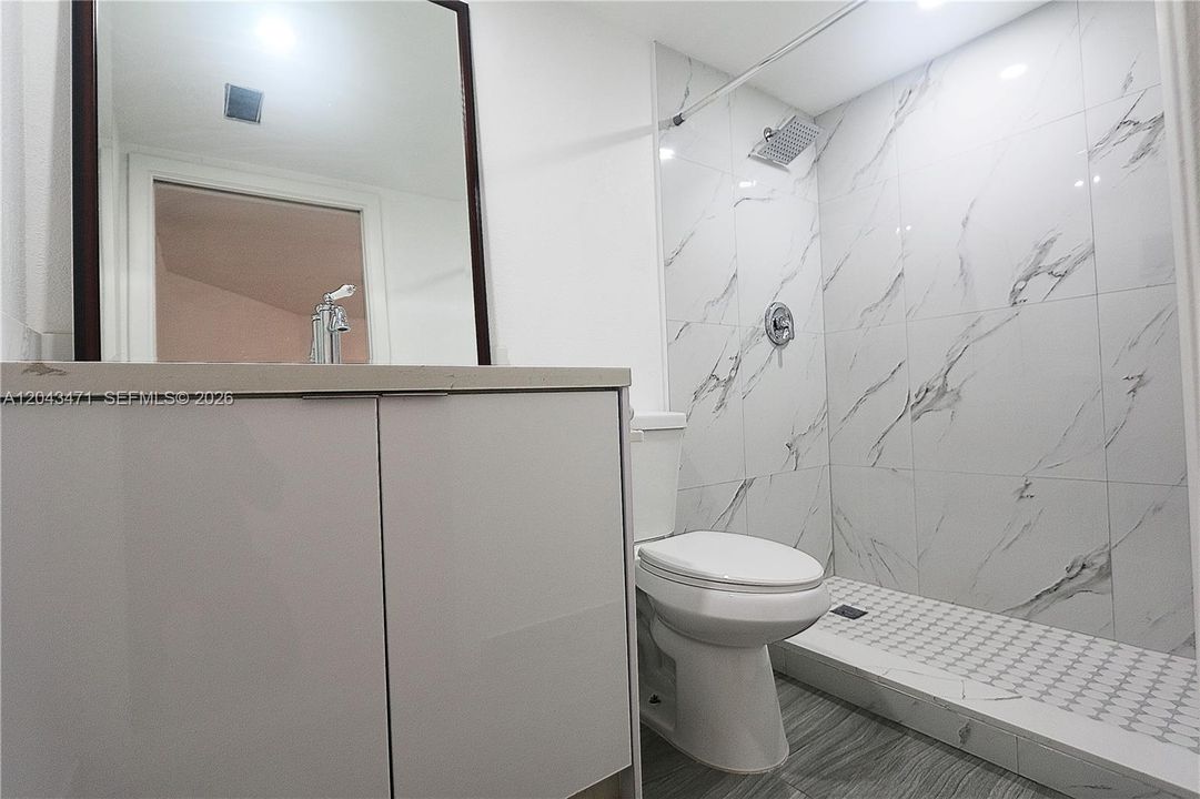 В аренду: $2,400 (2 спален, 2 ванн, 1050 Квадратных фут)
