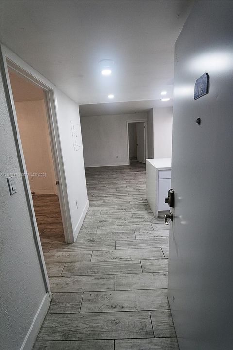 В аренду: $2,400 (2 спален, 2 ванн, 1050 Квадратных фут)