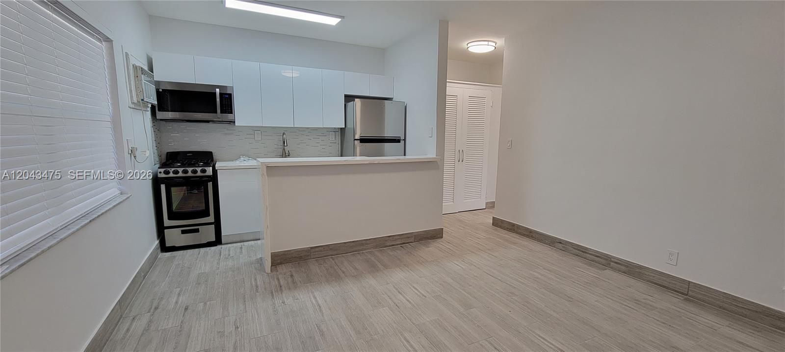 В аренду: $1,400 (1 спален, 1 ванн, 650 Квадратных фут)